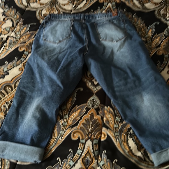 Blue Jean capri - Picture 3 of 4